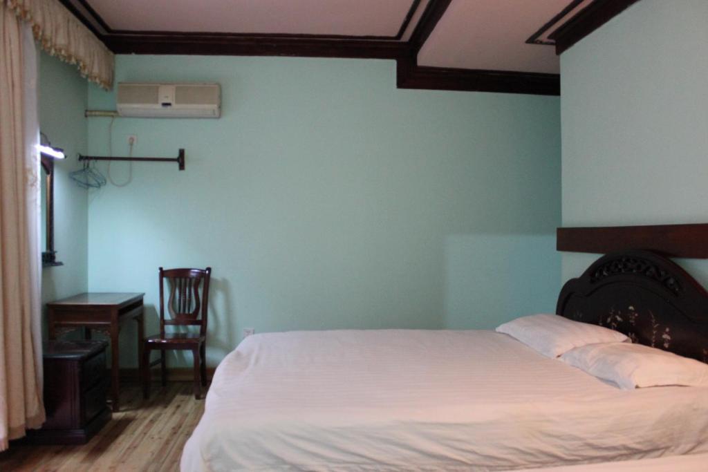 Bamboo House Hotel Yangshuo Room photo