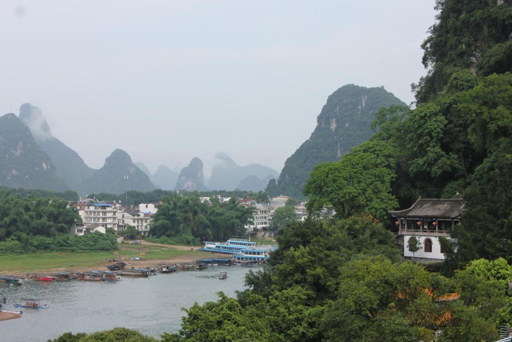 Bamboo House Hotel Yangshuo Exterior photo