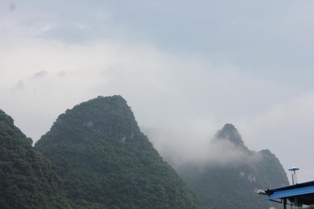 Bamboo House Hotel Yangshuo Exterior photo